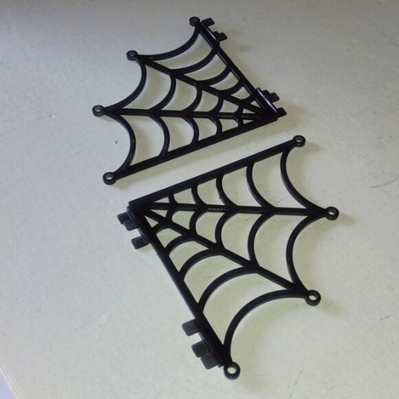 Monster High 13 Wishes Spectra's Gold Disc Jockey Booth & Turntables & Highchair - Picture 10 of 10